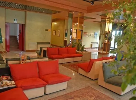 Sud Point Hotel 3*